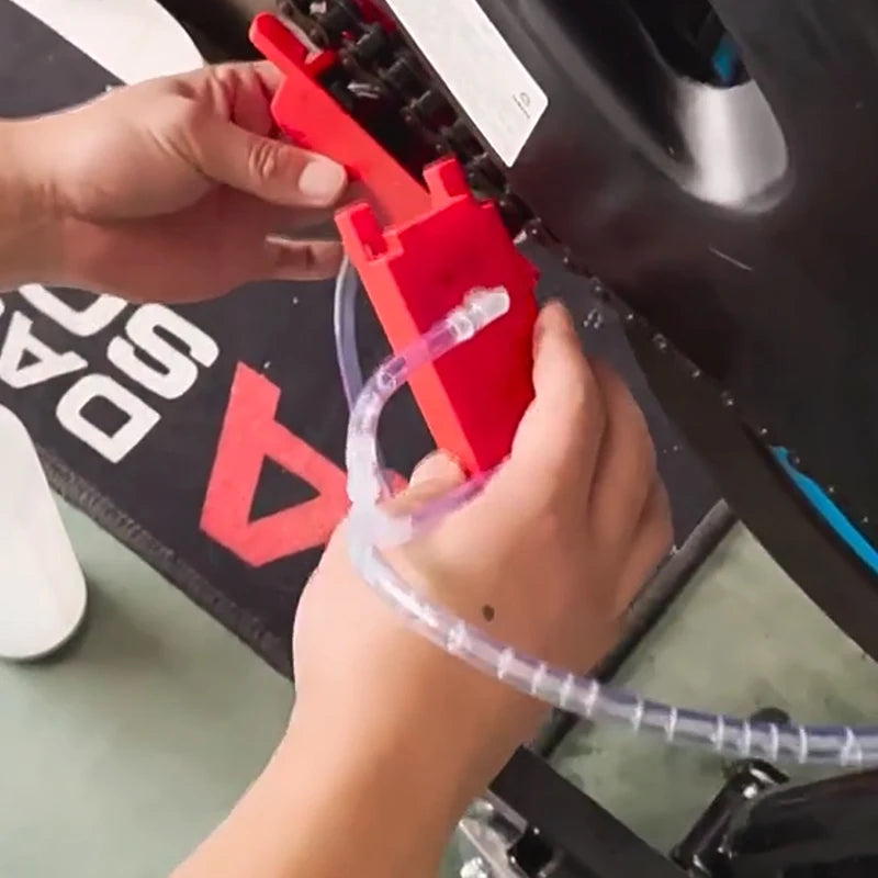 Motor Ketting Reinigings- en Smeerset – Brush & Lube Kit met 2 Flessen